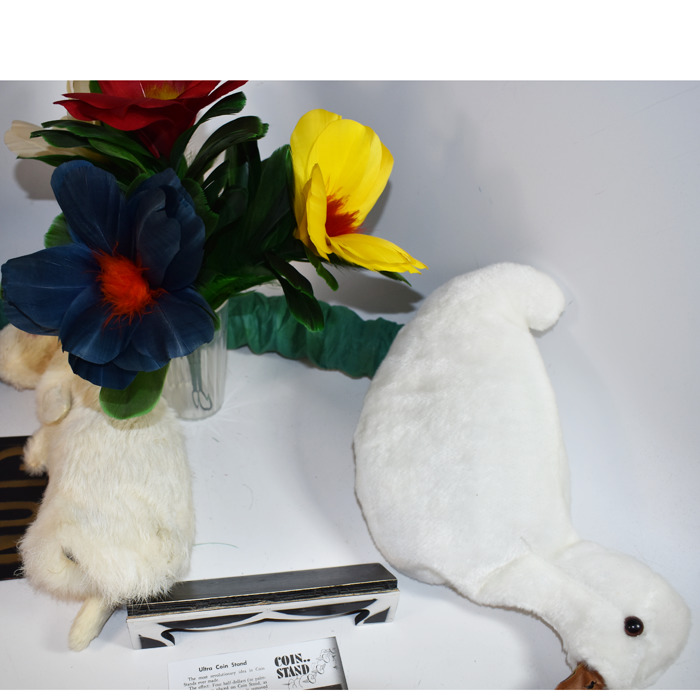 Vintage assortment of props - Image 3