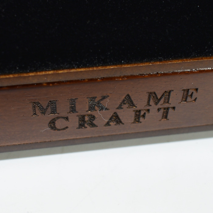 Hopping table by Mikame with custom wand - Image 3