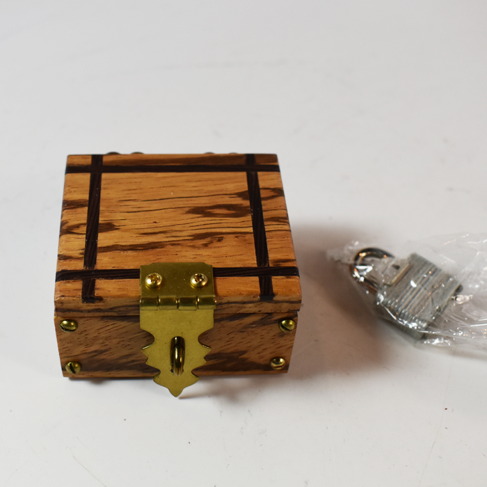 Mel Babcock Lippincott Coin Box: new!